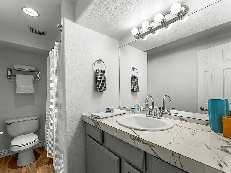 1833 N Williams St #105 — Photo 6