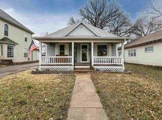 817 E Harvey Ave, Wellington, KS 67152