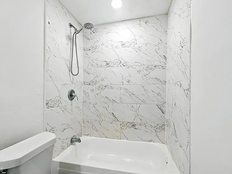 320 T A Carroll Ave — Photo 9