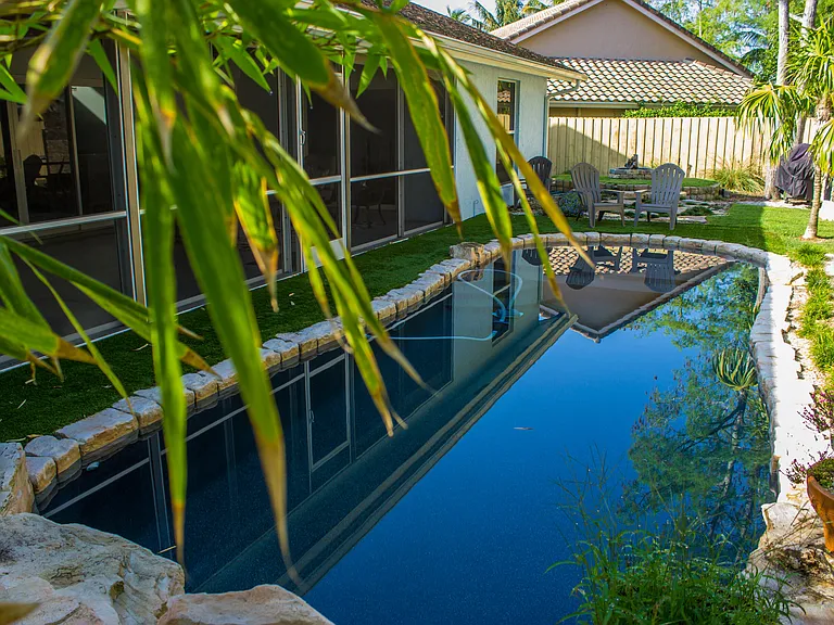 900 Cosmos Ct — Photo 27