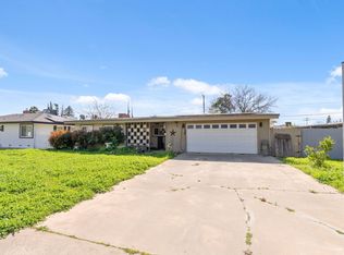 1699 E Academy Ave, Tulare, CA 93274