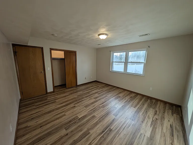 Squire Colony Apartments — Photo 13