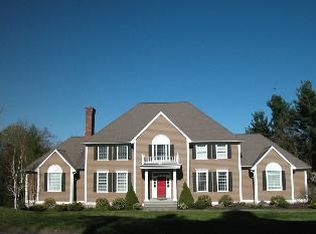 7 Glenmor Dr, Newtown, CT 06470