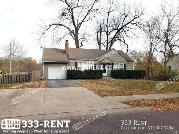 8411 Marty St, Overland Park, KS 66212