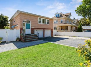101 Landing Rd, Glen Cove, NY 11542