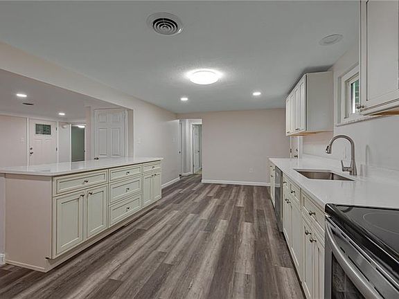 4th image of 6054 Sinan Dr