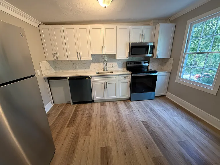1 Breakneck Rd #4 — Photo 4