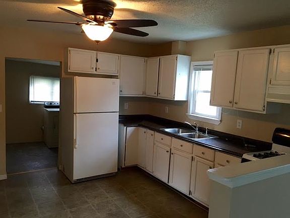 Eat-in Kitchen