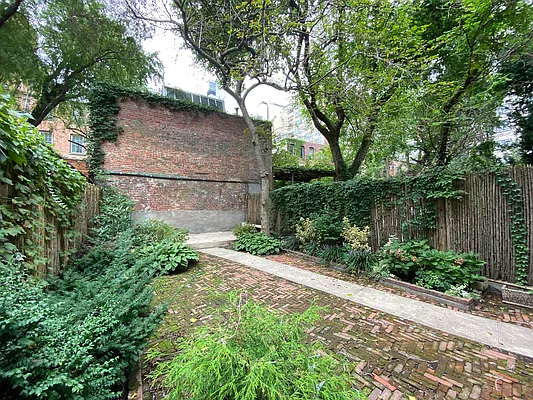 Rented by Douglas Elliman | media 28