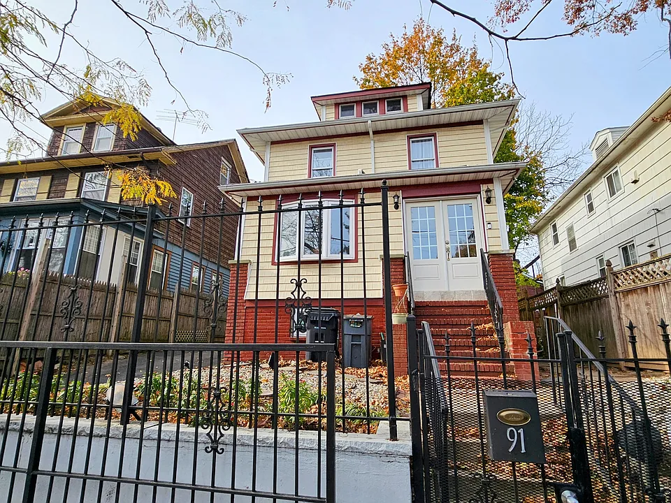 91 Mead St