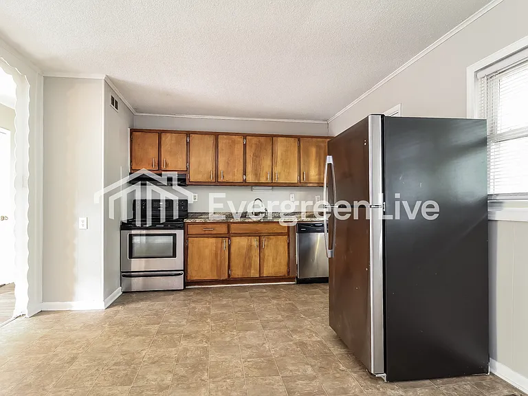 106 Thrift Dr — Photo 6