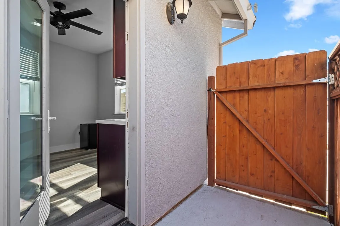 2883 Rabbit Hollow Dr — Photo 3