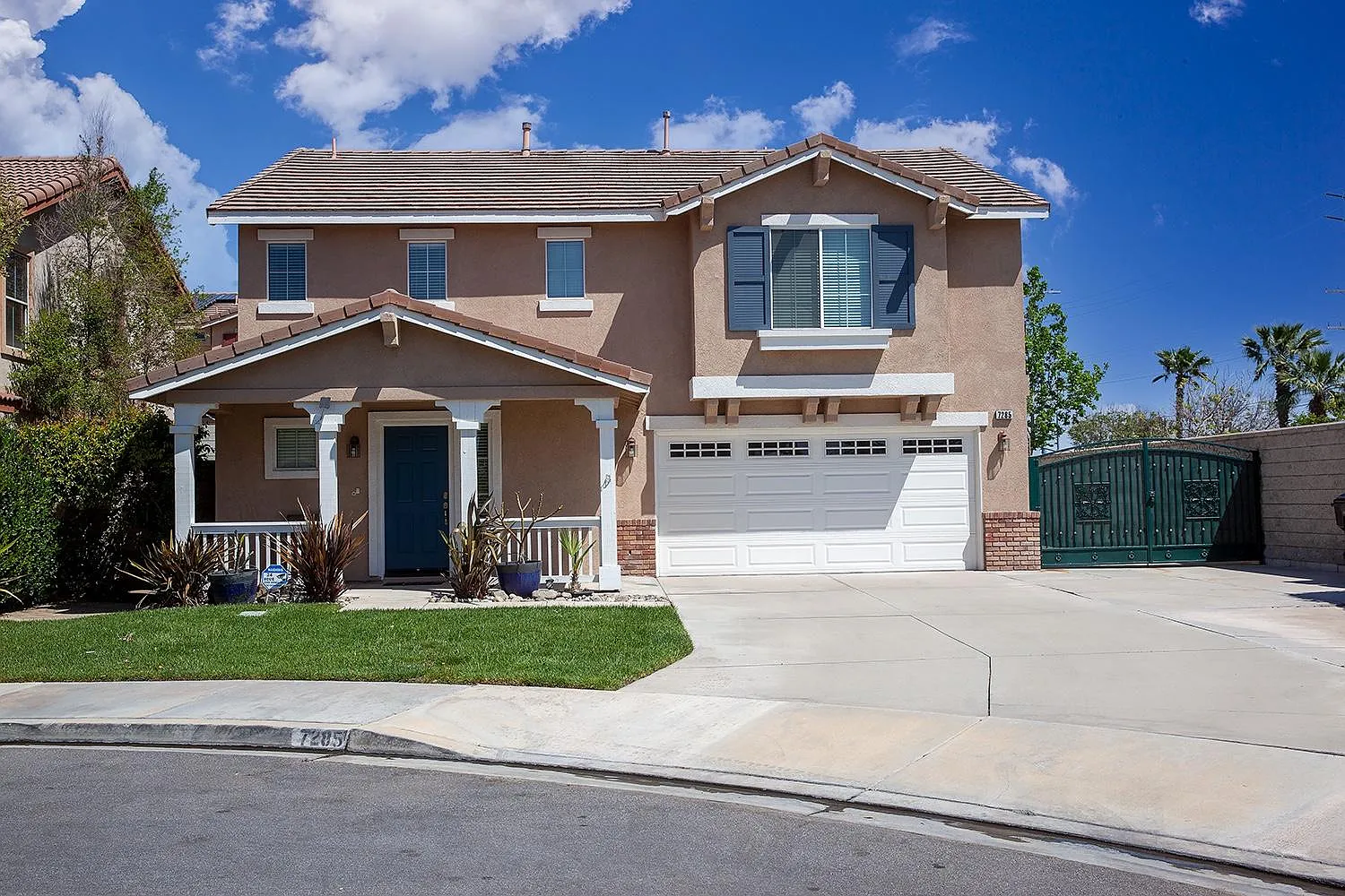 7285 Oak Tree Pl — Photo 1