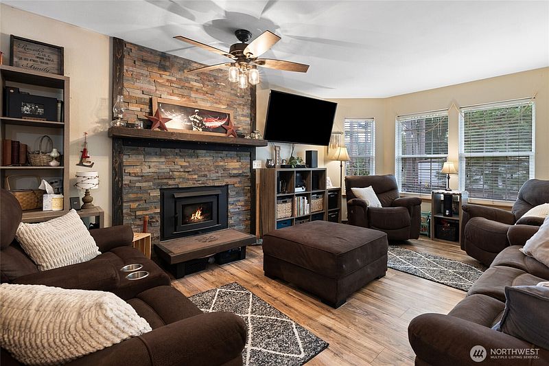 4th image of 33911 50th Avenue E