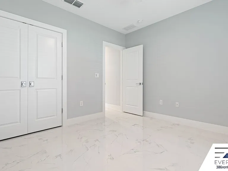 4 Karl Ct — Photo 24