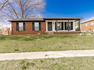 2214 Federal Hill Dr, Jeffersontown, KY 40299
