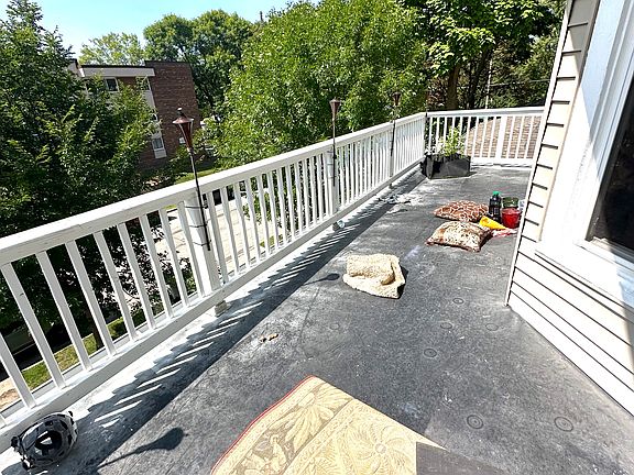 4th image of 2640 N Farwell Ave