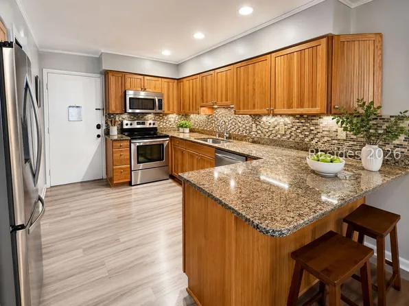 45 Folly Field Rd APT 11J, Hilton Head Island, SC 29928