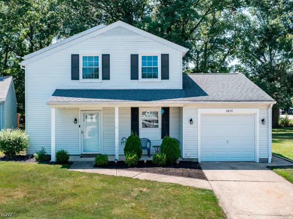 8830 Holly Ln #46, Olmsted Falls, OH 44138