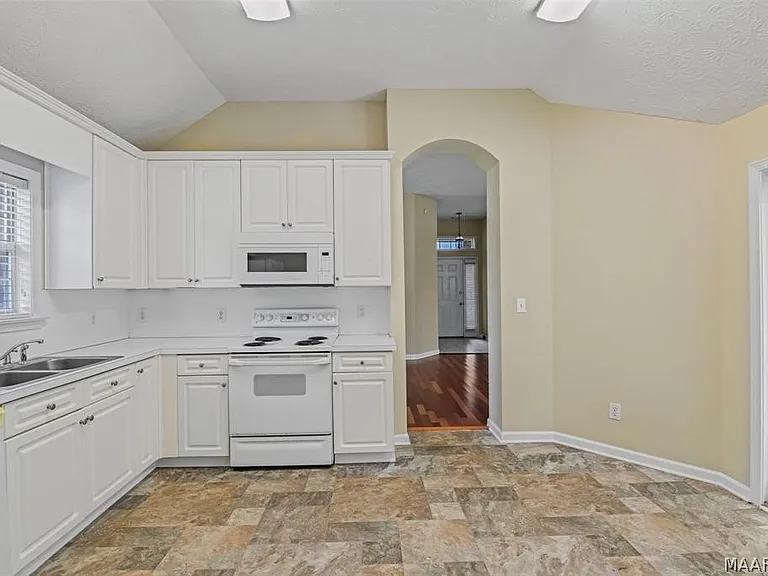 8990 Stoneridge Pl — Photo 9