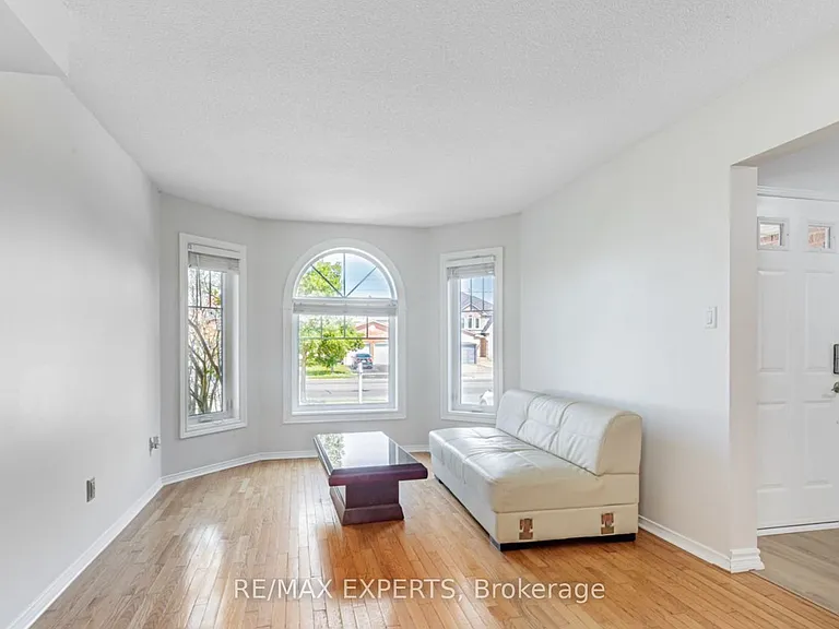 135 Livingstone St W #UPPER — Photo 4