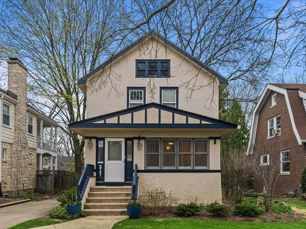 2751 Lawndale Ave, Evanston, IL 60201