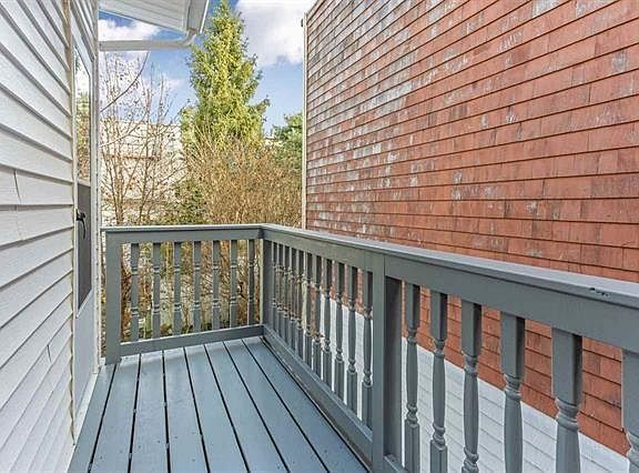 5th image of 32 Concord St #1