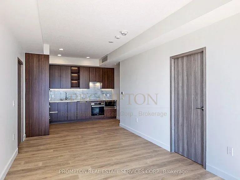 95 McMahon Dr #1109 — Photo 6