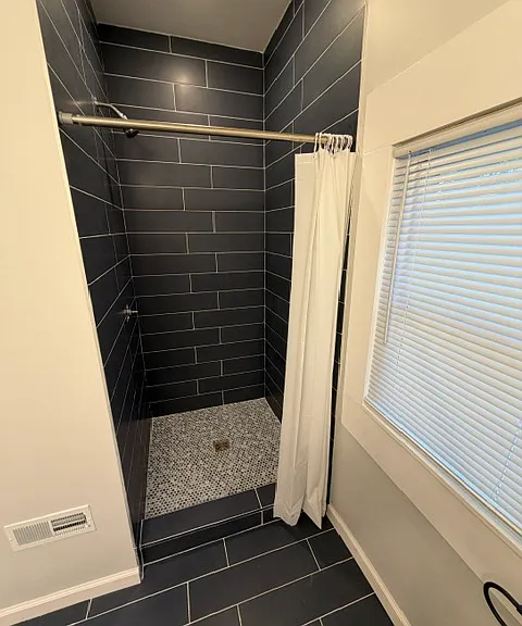 1673 Broadway St — Photo 4