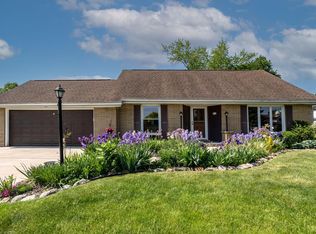 3595 S Brentwood Rd, New Berlin, WI 53151