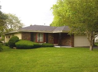 1924 Ramona Rd, Waukesha, WI 53186