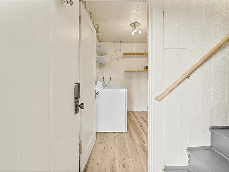 7015 N Greeley Ave #B — Photo 60
