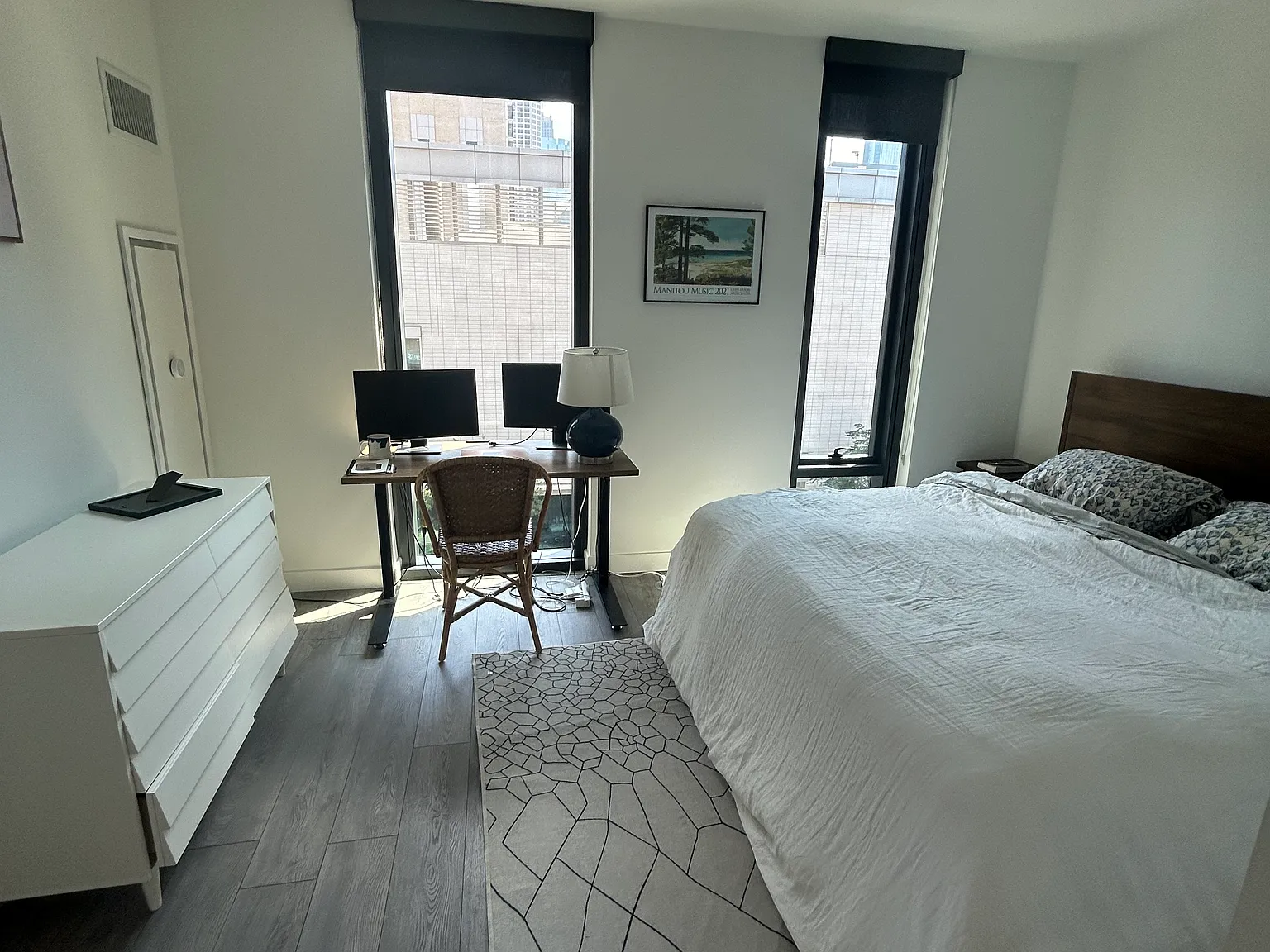 2 bed, 1200 sqft, $4,487 — Photo 3