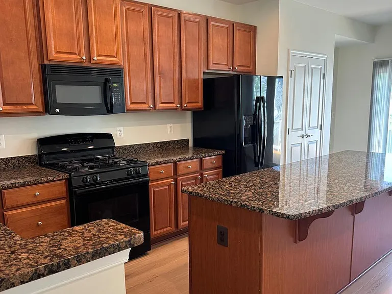 22851 Chestnut Oak Ter — Photo 3