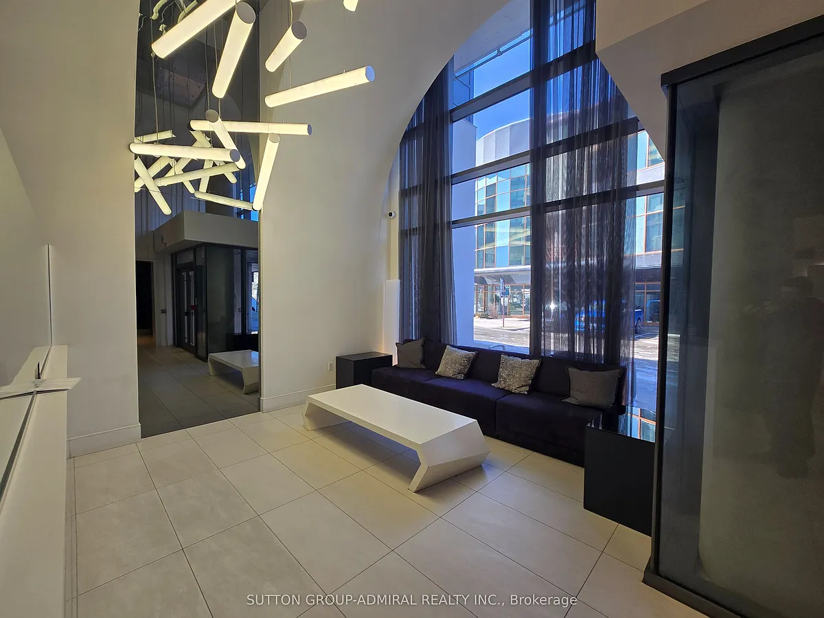 Building Photo - 10 De Boers Dr #815