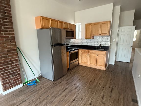 4th image of 2051 Snyder Ave Floor 2