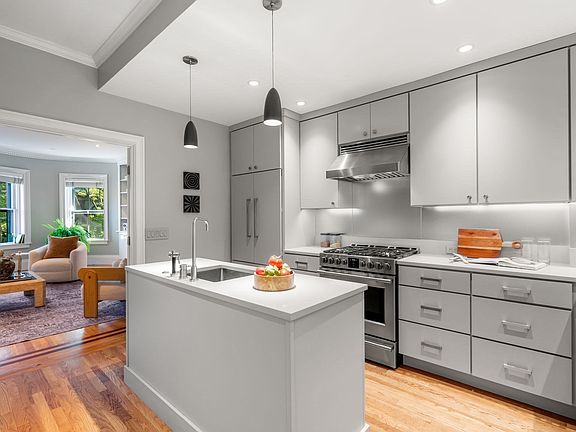 4th image of 12 Rutland Sq #3