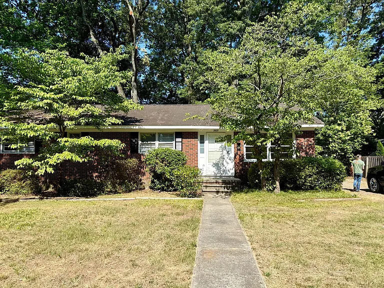 2609 Hickory Ave — Photo 1