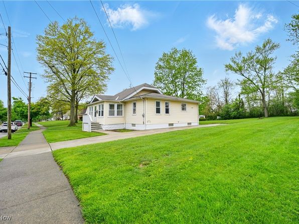 165 Talbot Dr, Bedford, OH 44146