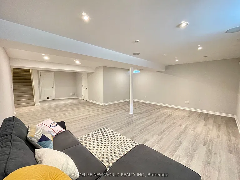 2276 Whistling Springs Cres — Photo 23