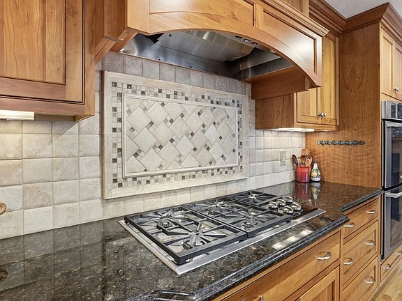 4th image of 16 Heywood Rd