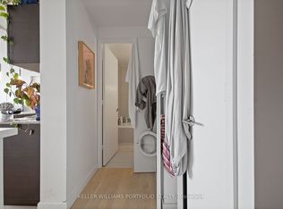 8 Charlotte St #2209, Toronto, ON M5V 0K4