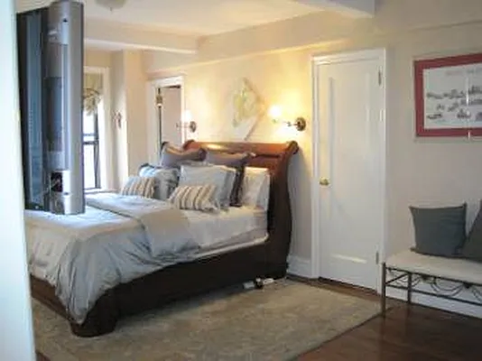 Sold by Helen Downey, LREB | media 27