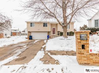 11205 Young Cir, Omaha, NE 68138