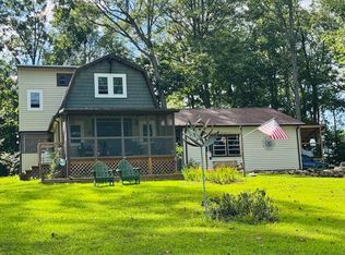 687 Whispering Rdg, Hillsville, VA 24343