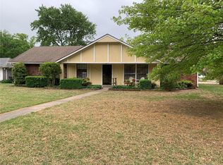 1802 N Chambers Pl, Claremore, OK 74017