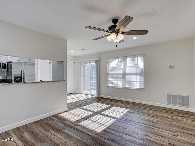2907 S Jackson Ave — Photo 7