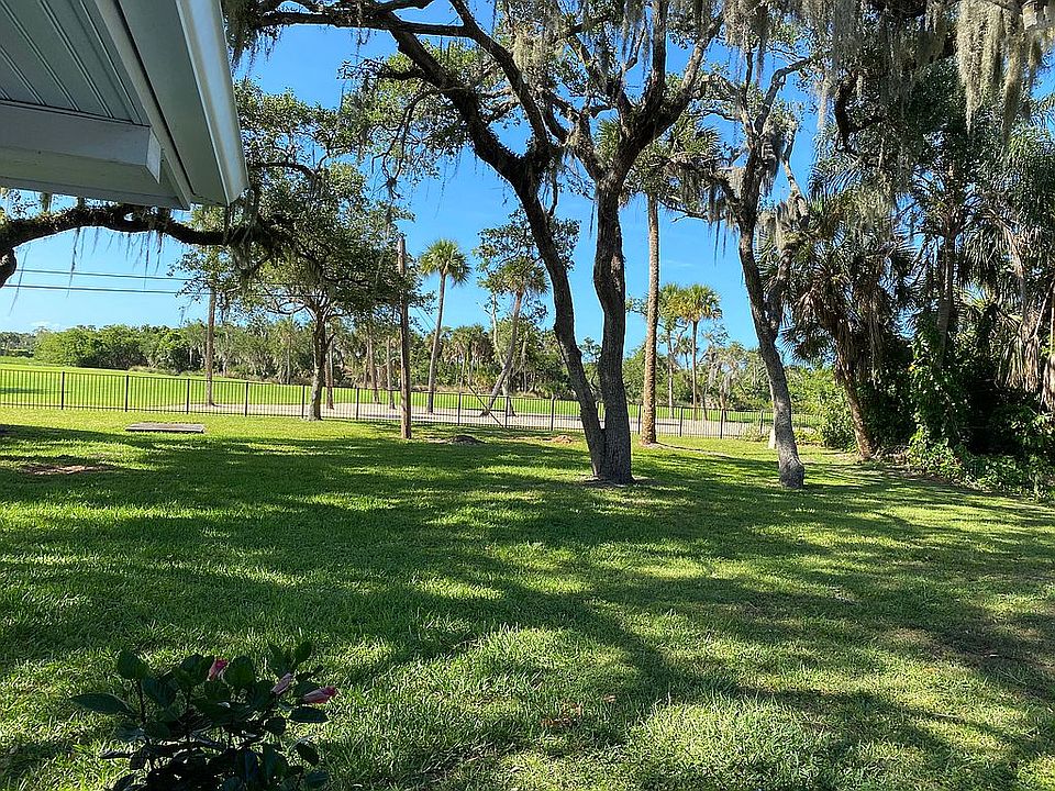1st image of 528 Royal Palm Pl