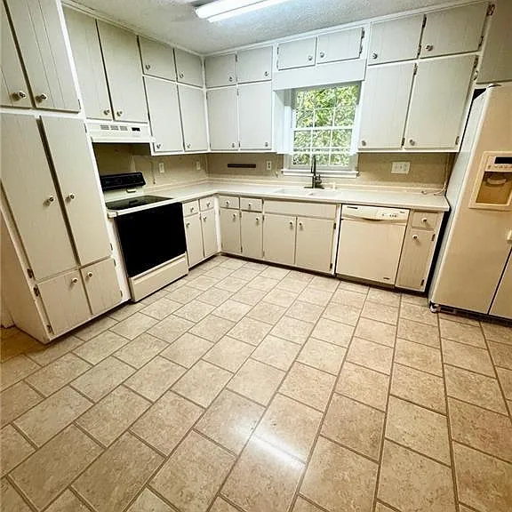 3380 Creek Hollow Dr — Photo 9