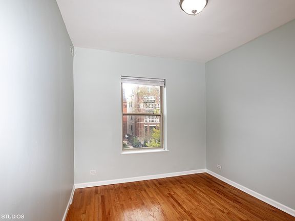 3rd image of 4350 S Lake Park Ave #2N